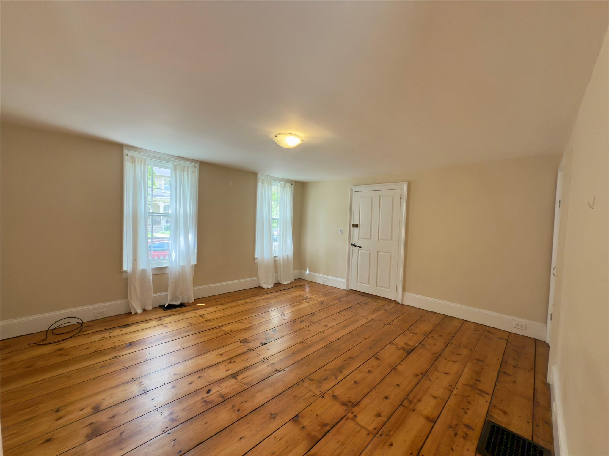 77 Livingston Street, Rhinebeck, NY 12572
