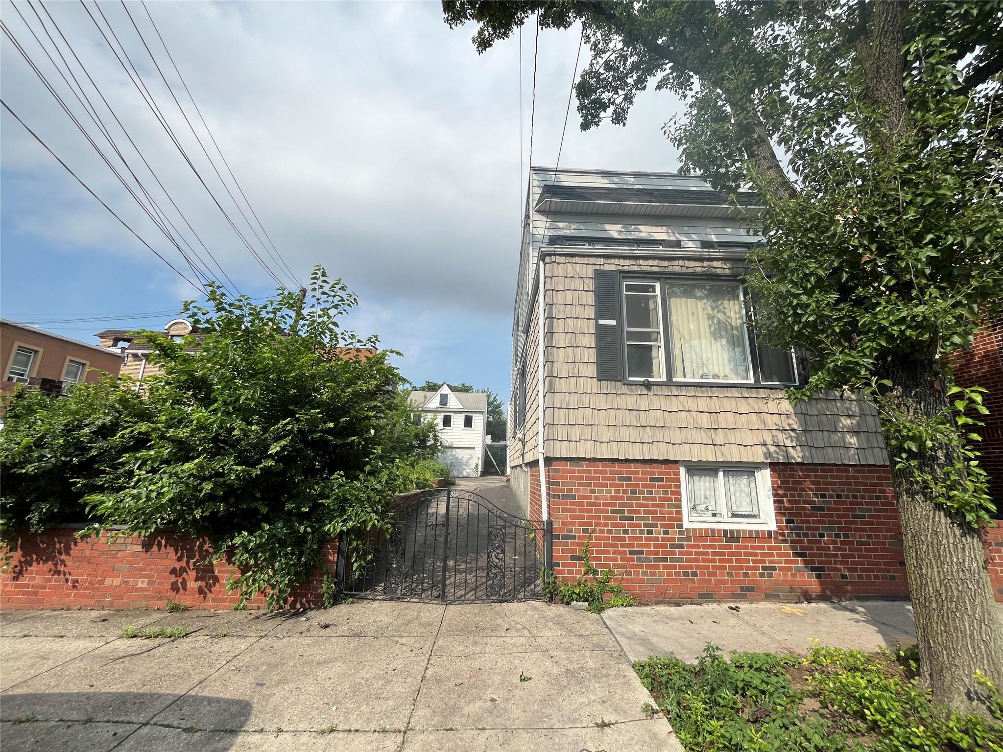 5611 Remsen Place, Maspeth, NY 11378