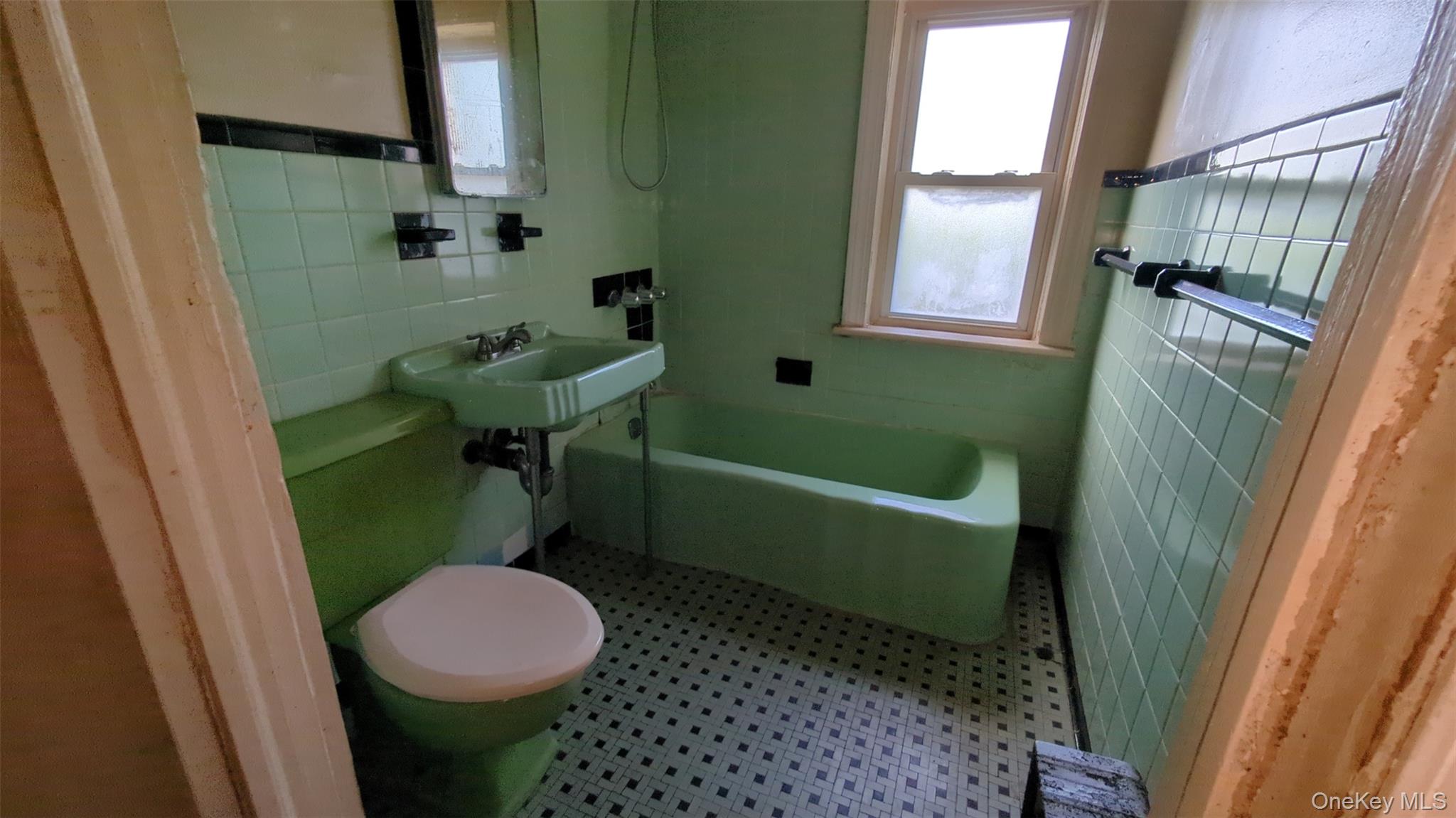 507 S 6th Avenue, Mount Vernon, NY 10550