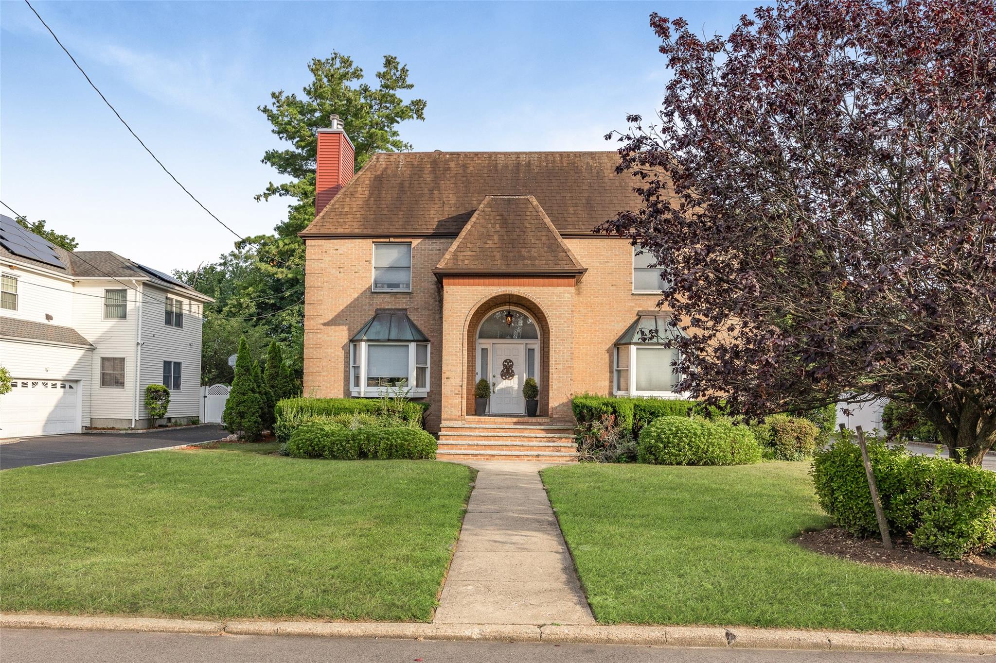 266 Park Avenue, Westbury, NY 11590