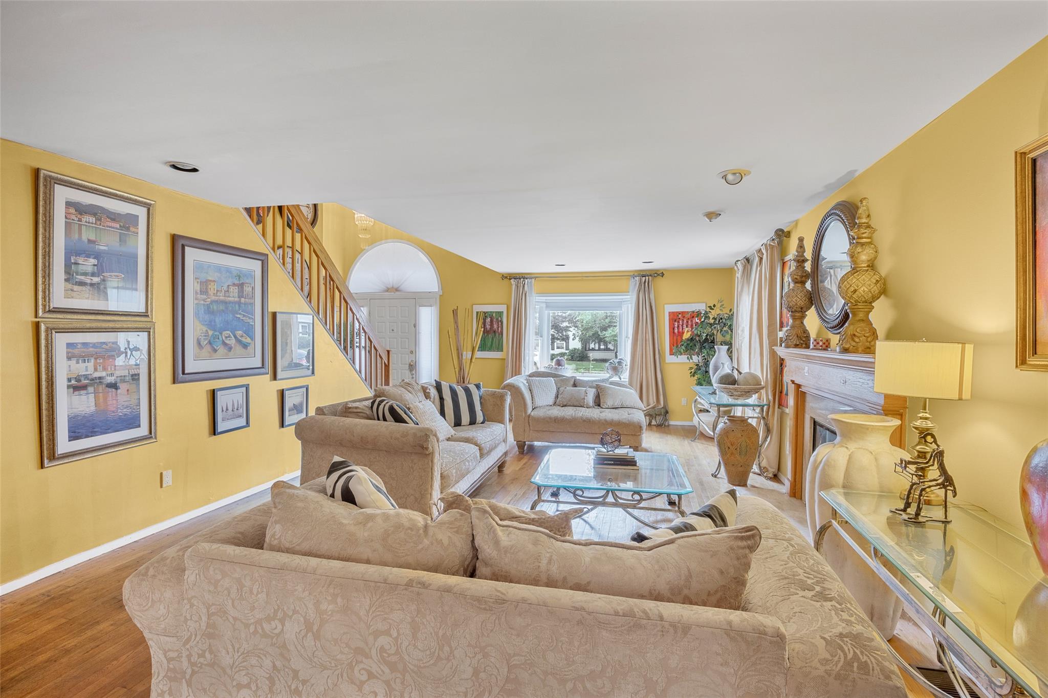 266 Park Avenue, Westbury, NY 11590