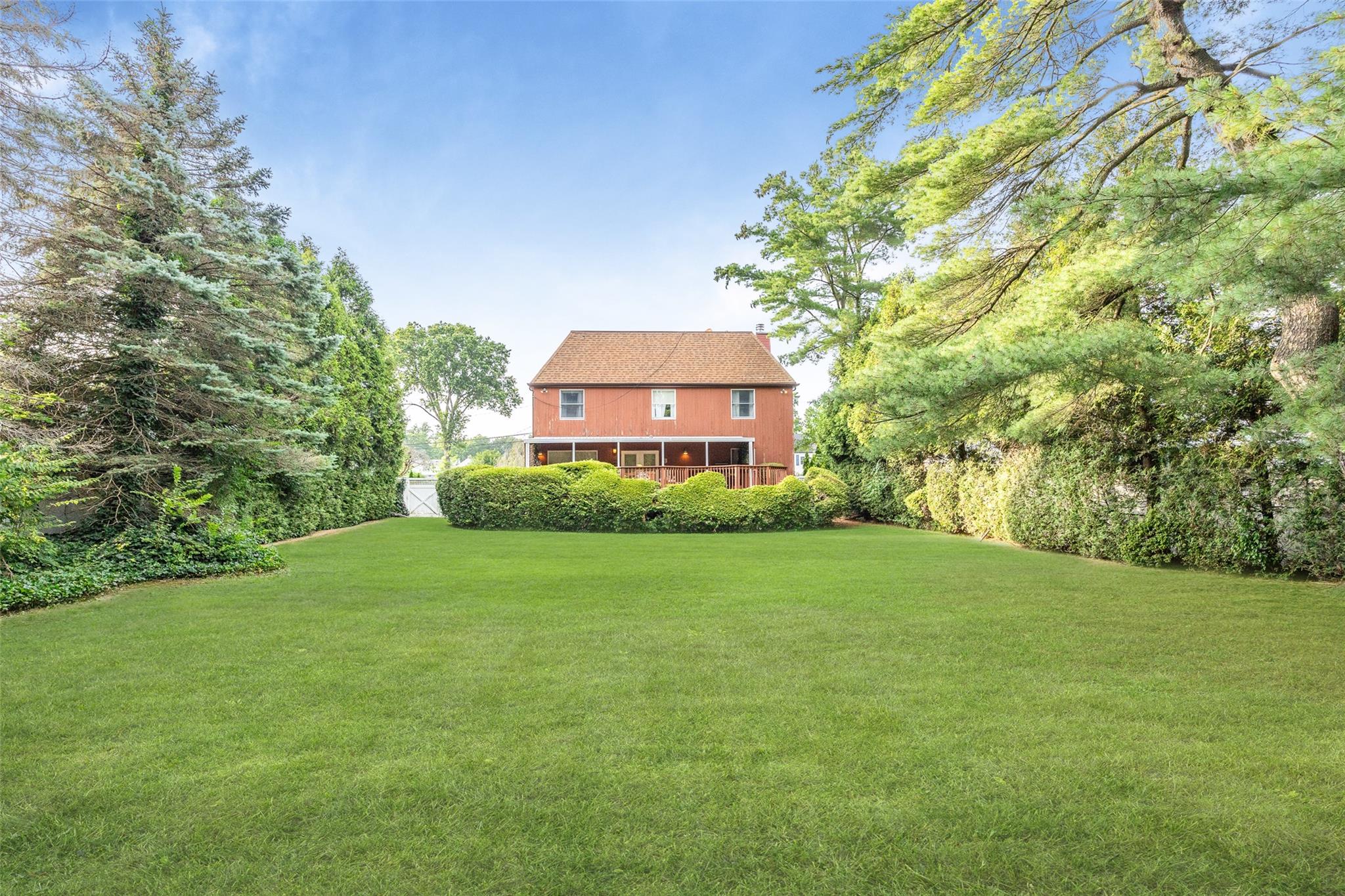 266 Park Avenue, Westbury, NY 11590