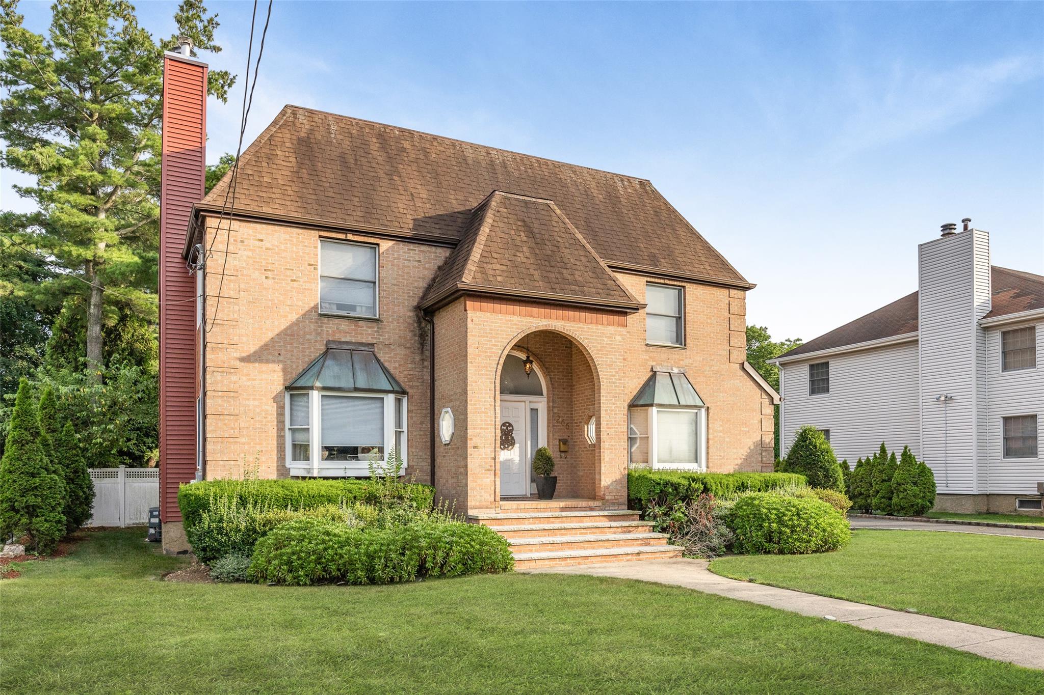 266 Park Avenue, Westbury, NY 11590