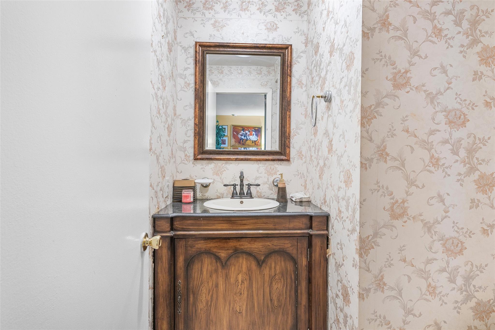 266 Park Avenue, Westbury, NY 11590