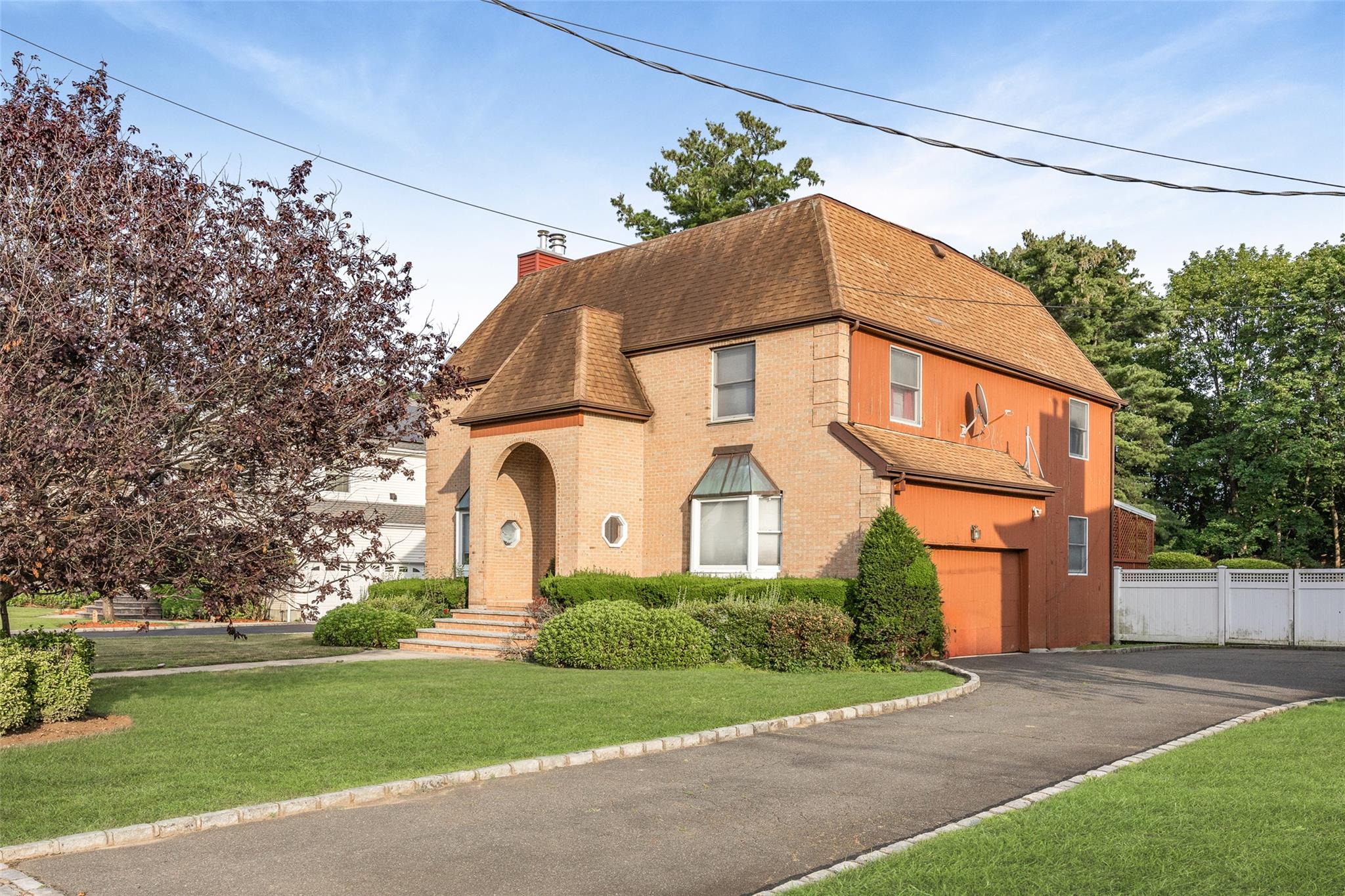 266 Park Avenue, Westbury, NY 11590