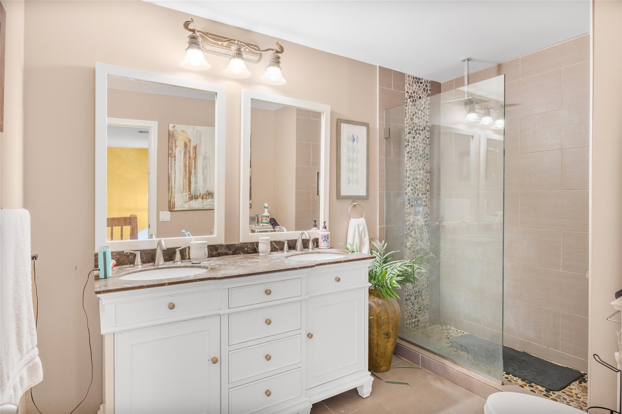 266 Park Avenue, Westbury, NY 11590