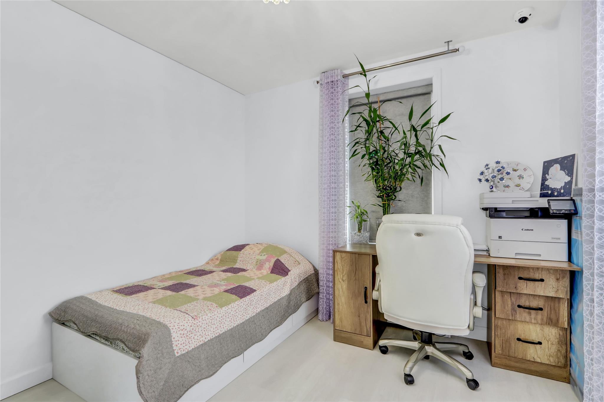 100-25 Queens Boulevard # 7N, Forest Hills, NY 11375