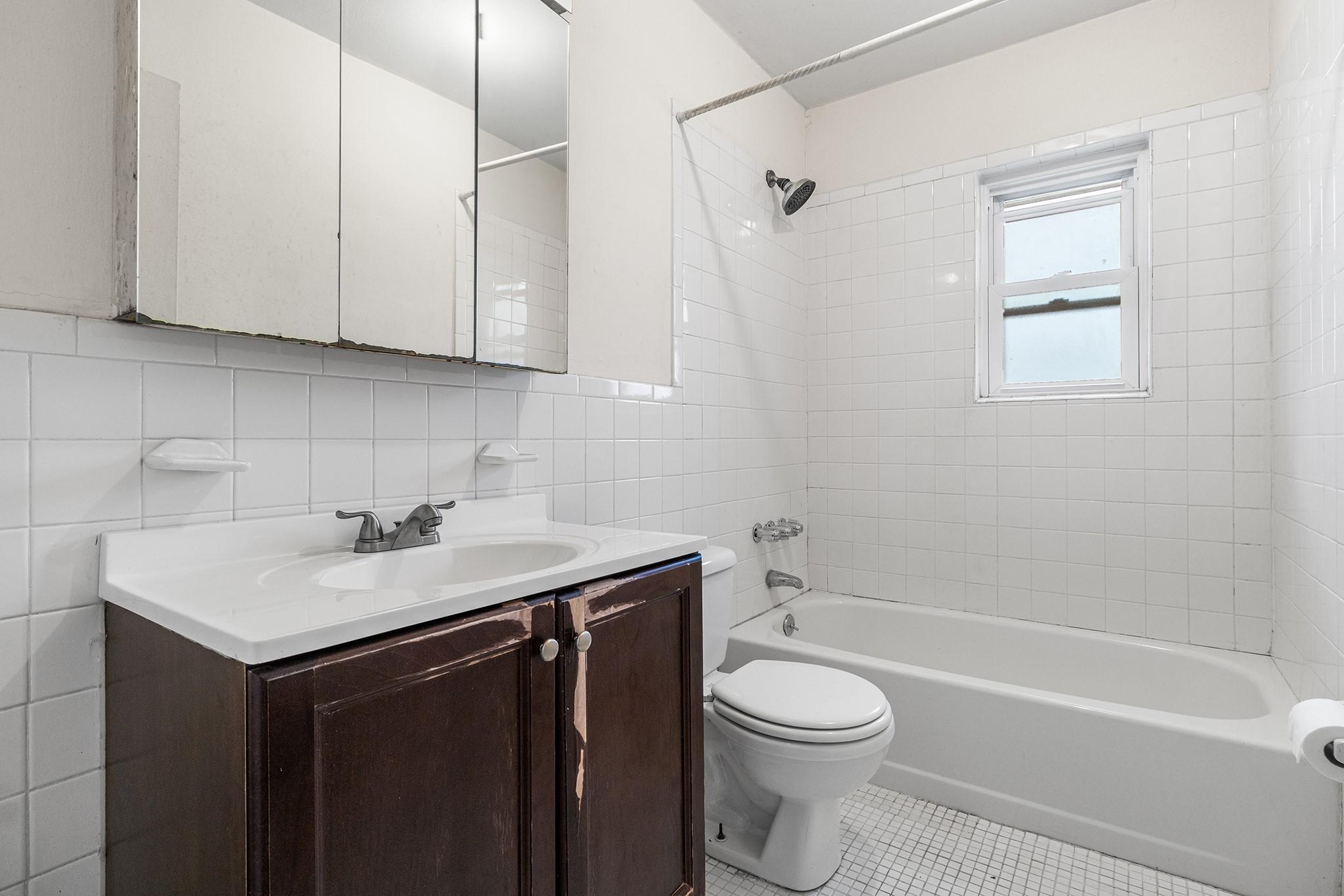 490 Main Street # A7, Farmingdale, NY 11735