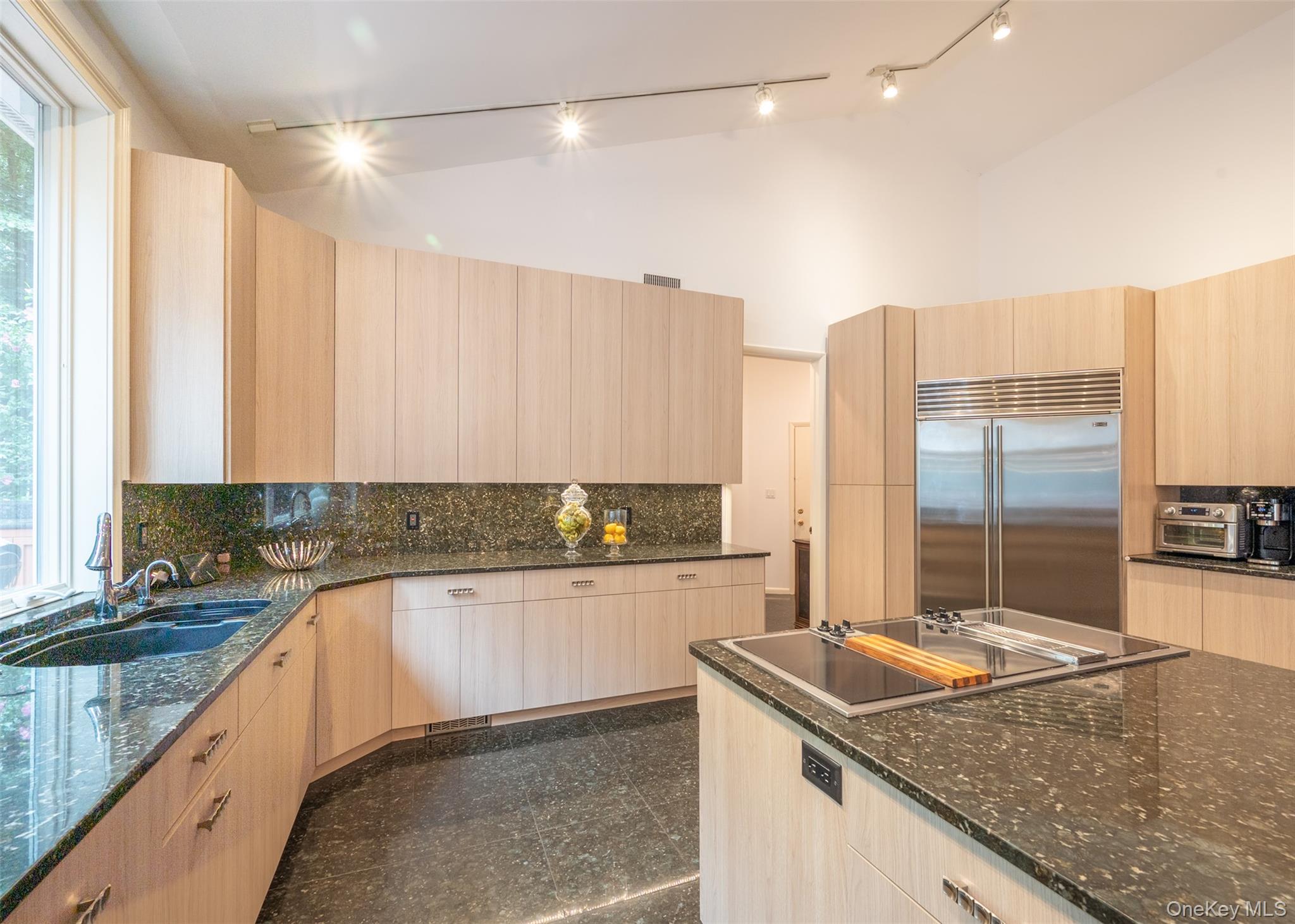 9 Swan Place, Nissequogue, NY 11780