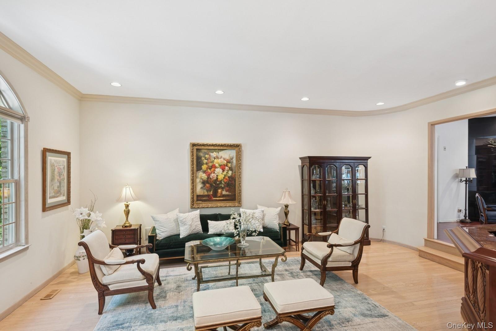 9 Swan Place, Nissequogue, NY 11780