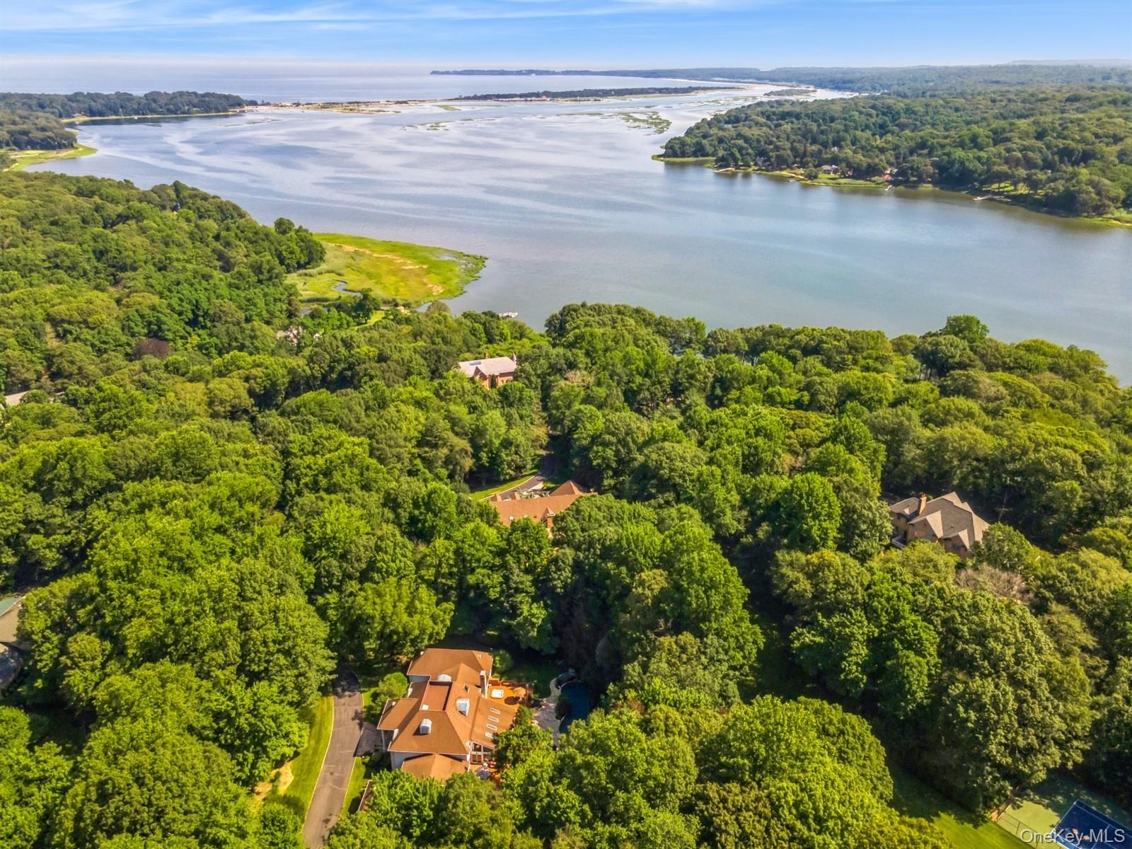 9 Swan Place, Nissequogue, NY 11780