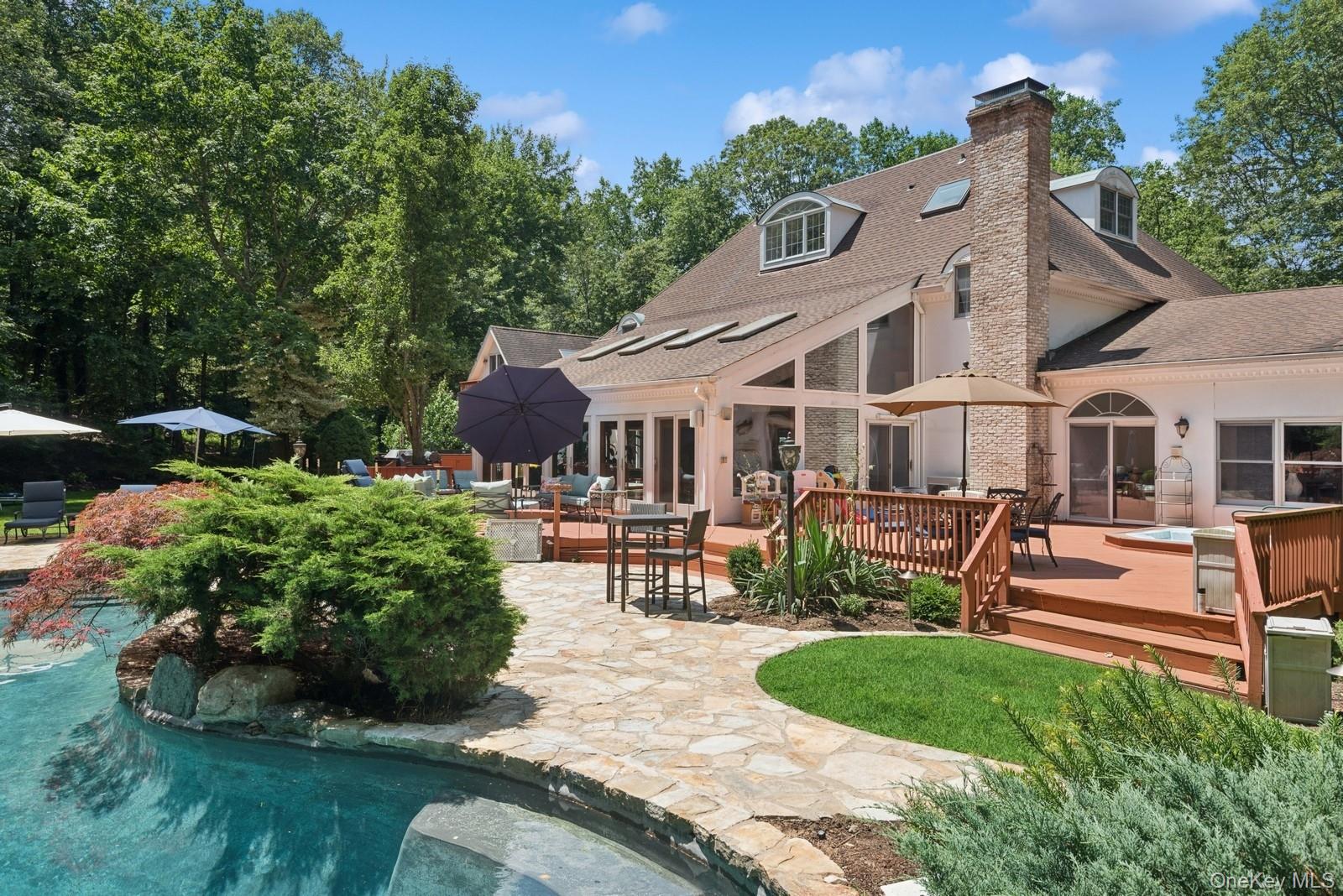 9 Swan Place, Nissequogue, NY 11780