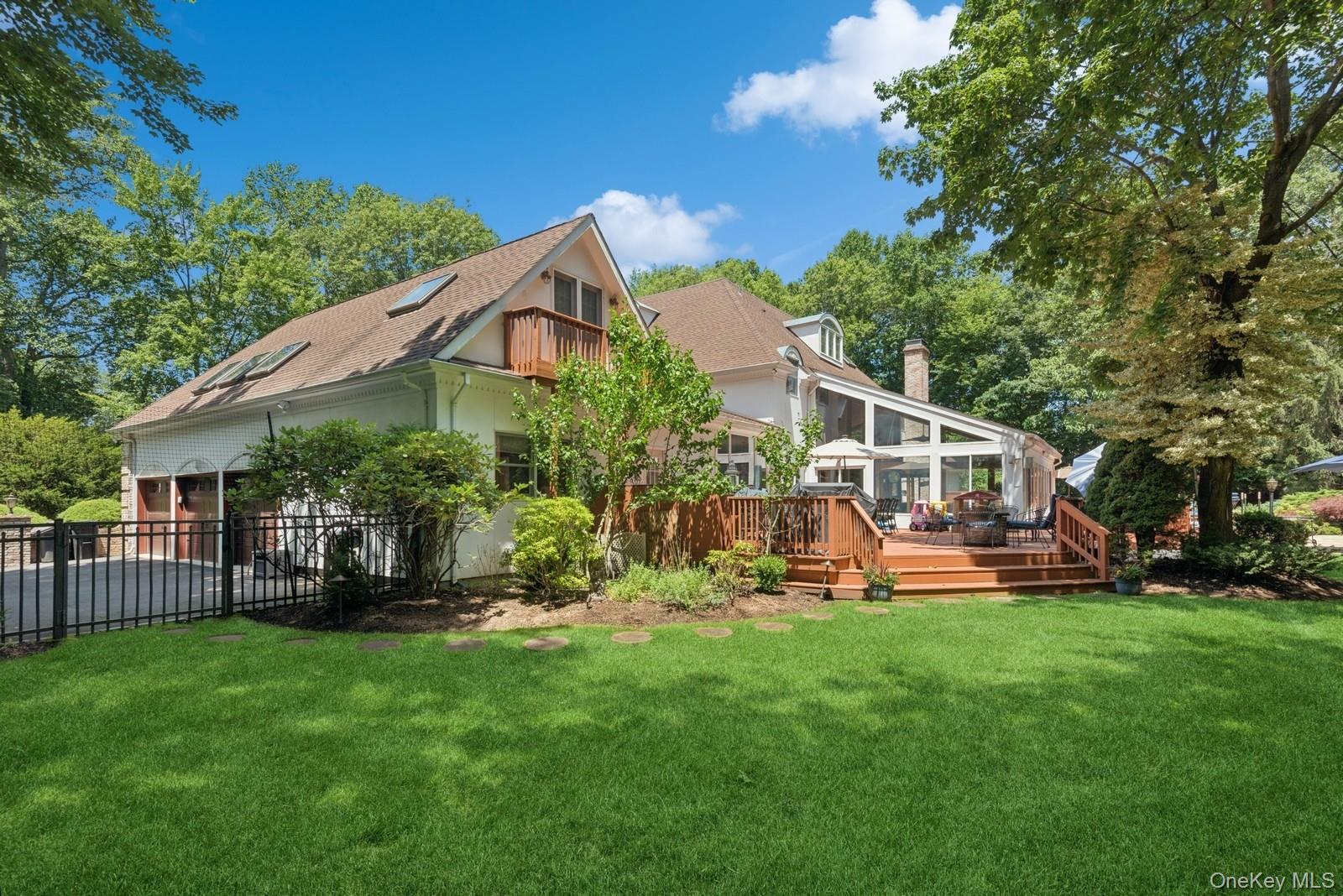 9 Swan Place, Nissequogue, NY 11780