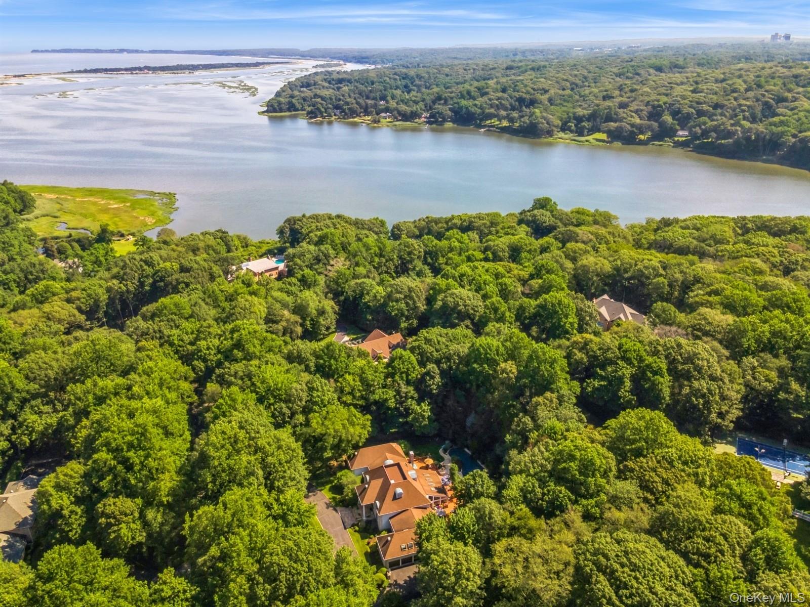 9 Swan Place, Nissequogue, NY 11780