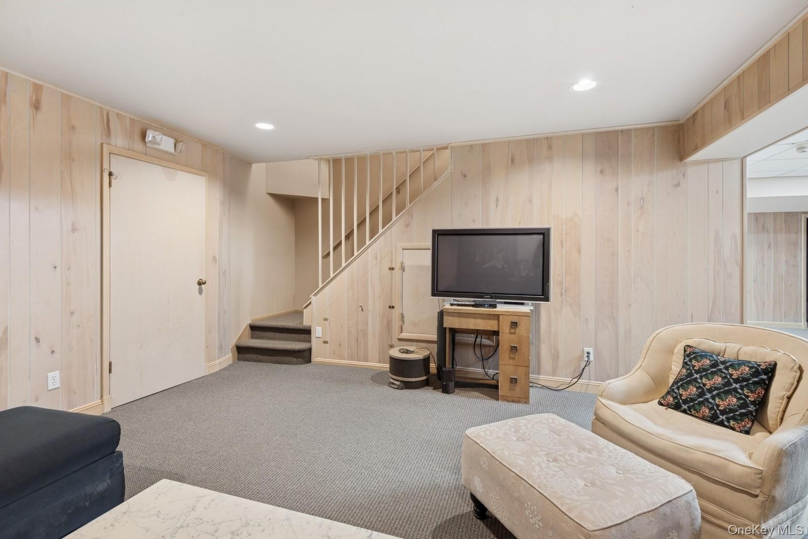 9 Swan Place, Nissequogue, NY 11780