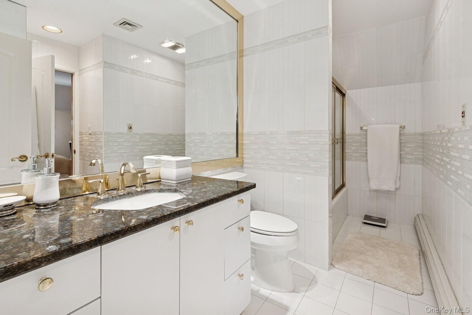 9 Swan Place, Nissequogue, NY 11780