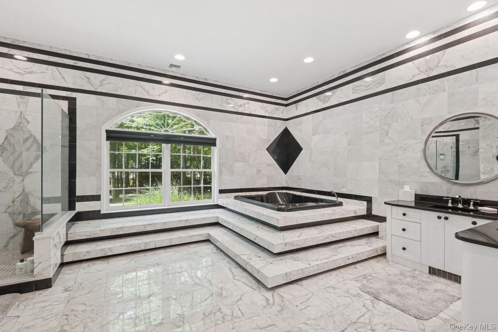 9 Swan Place, Nissequogue, NY 11780