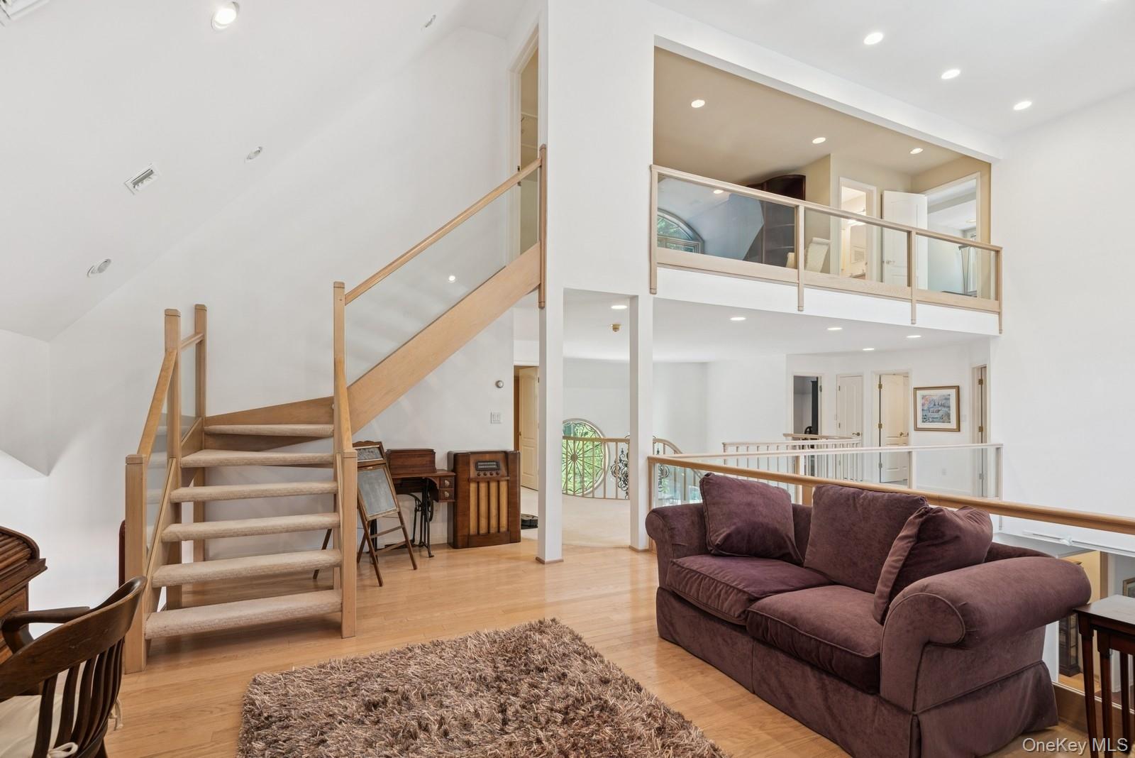 9 Swan Place, Nissequogue, NY 11780