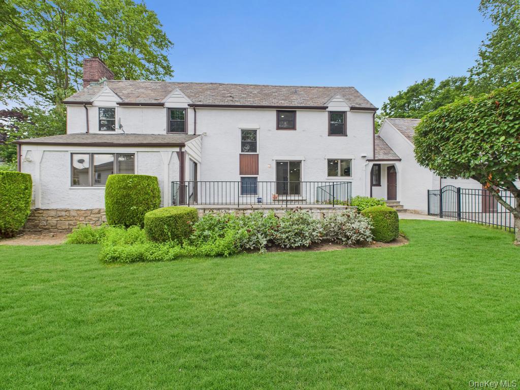 75 Lord Kitchener Road, New Rochelle, NY 10804