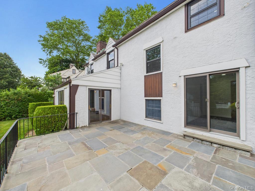 75 Lord Kitchener Road, New Rochelle, NY 10804