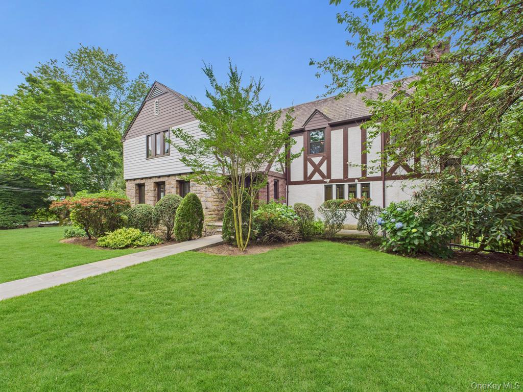 75 Lord Kitchener Road, New Rochelle, NY 10804