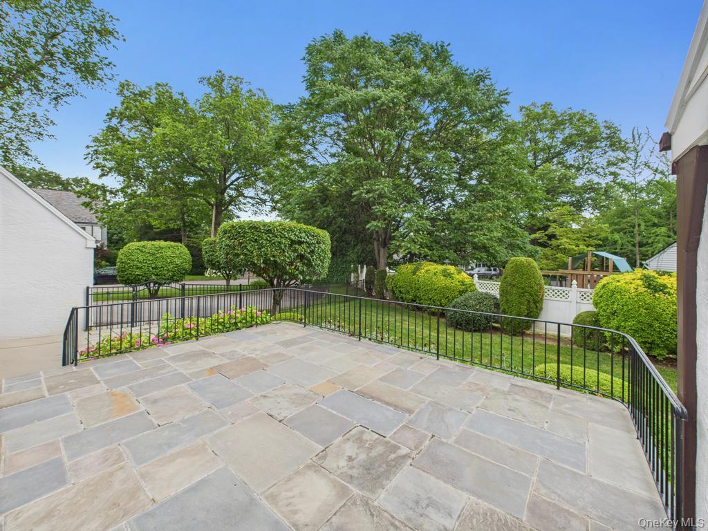 75 Lord Kitchener Road, New Rochelle, NY 10804