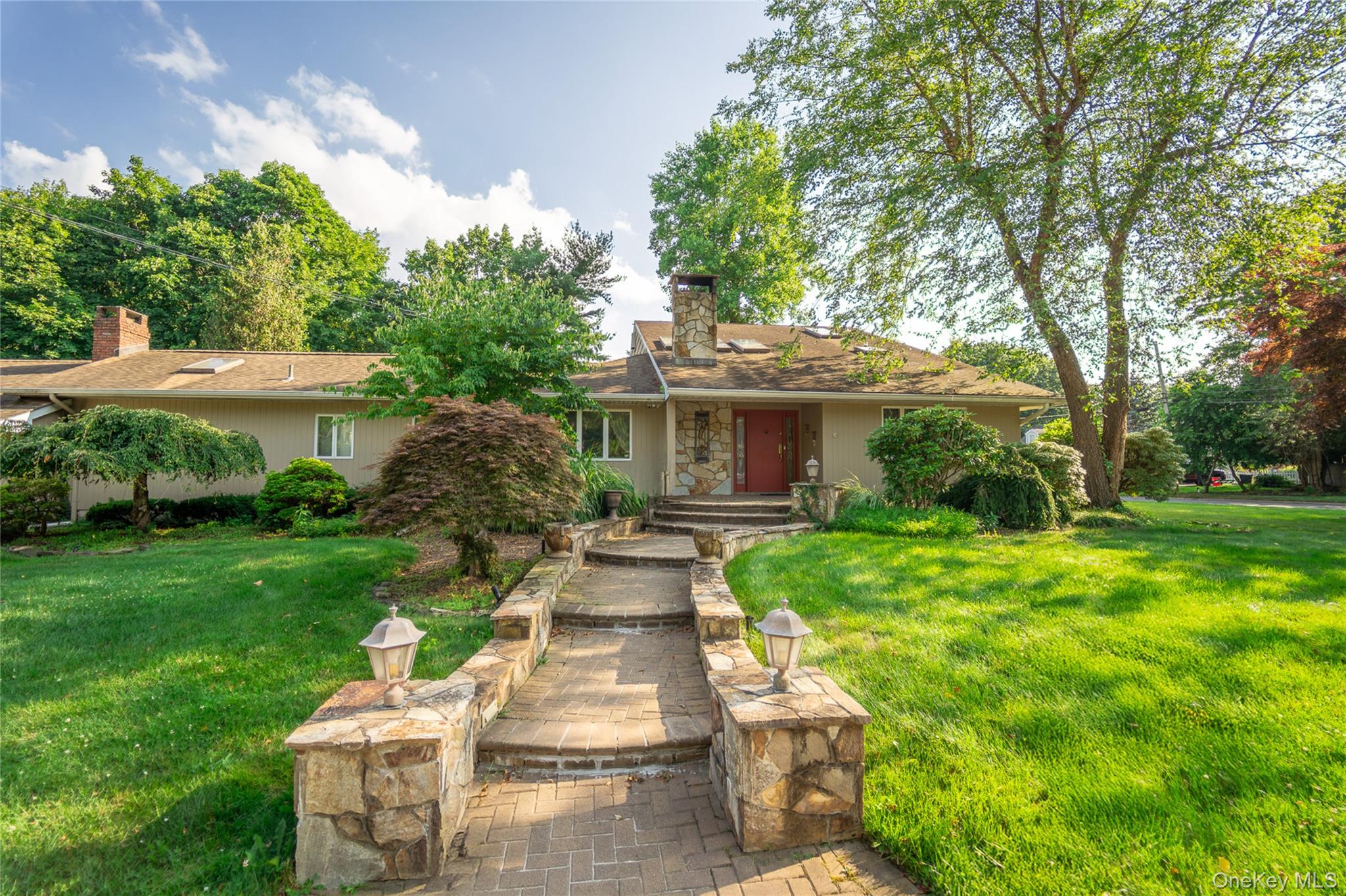 6 Cambridge Drive, Smithtown, NY 11787