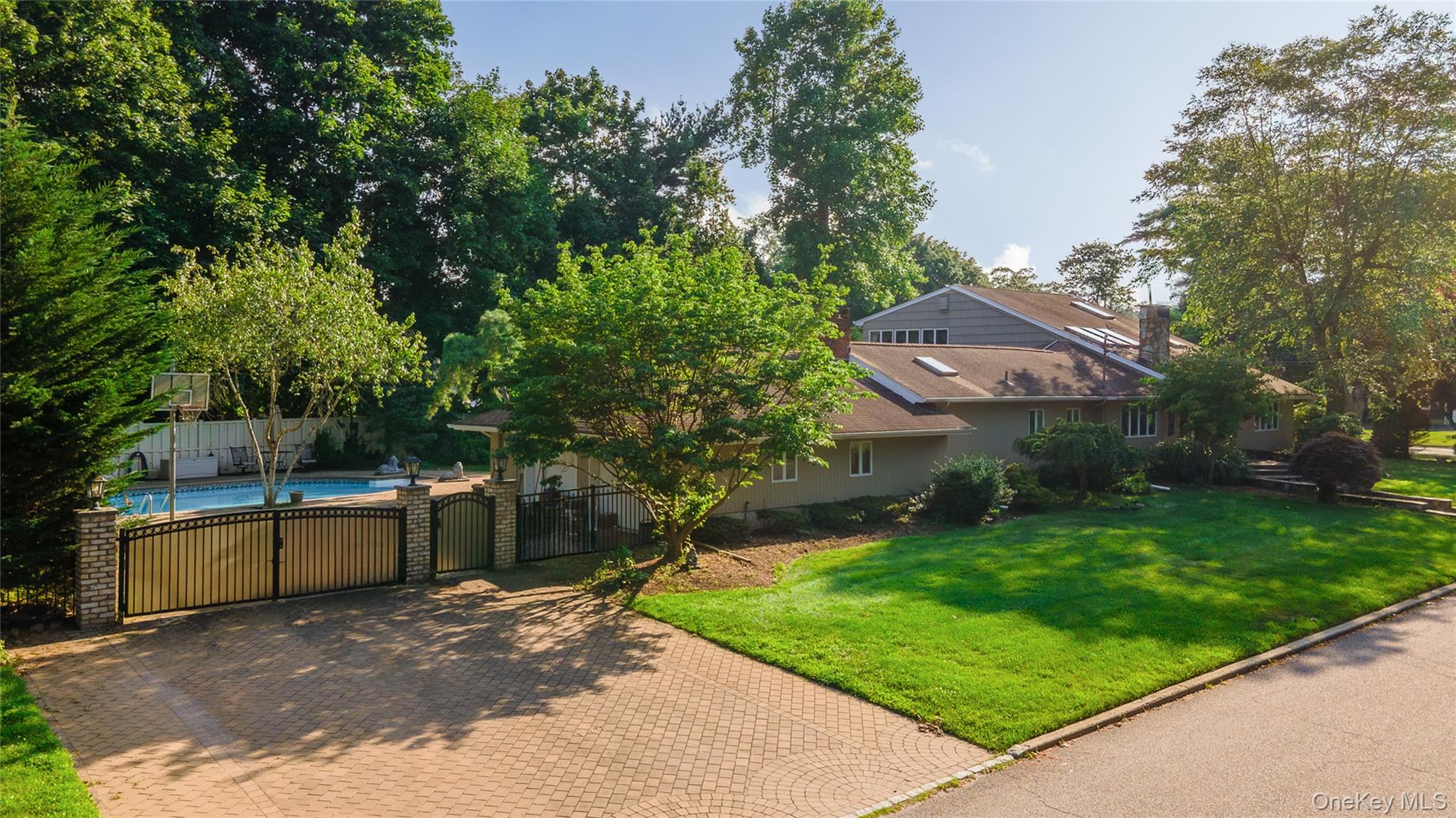 6 Cambridge Drive, Smithtown, NY 11787