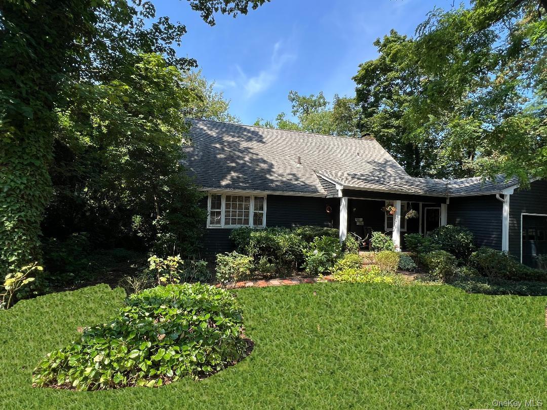 90 E Broadway, Roslyn, NY 11576