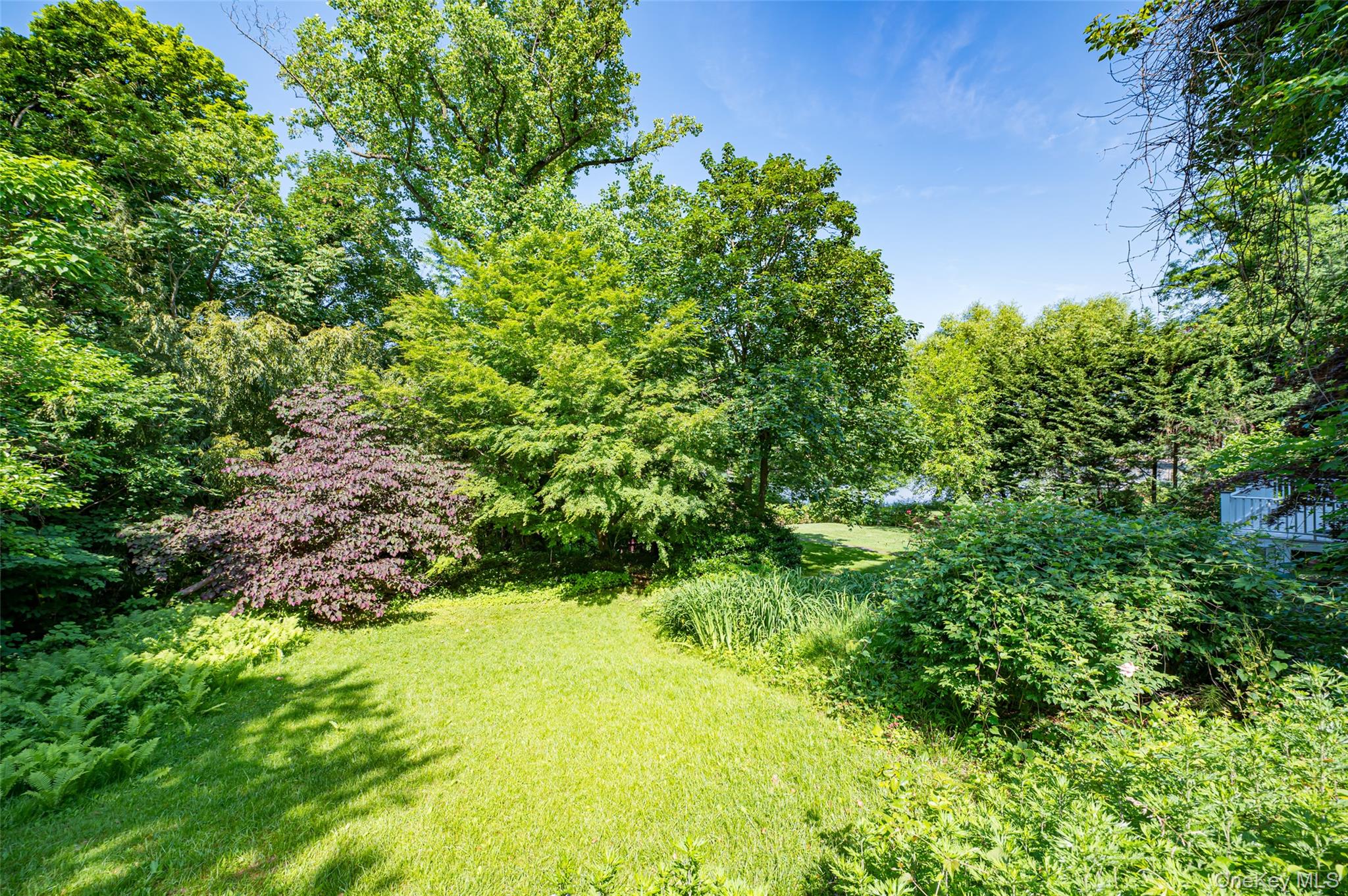 90 E Broadway, Roslyn, NY 11576