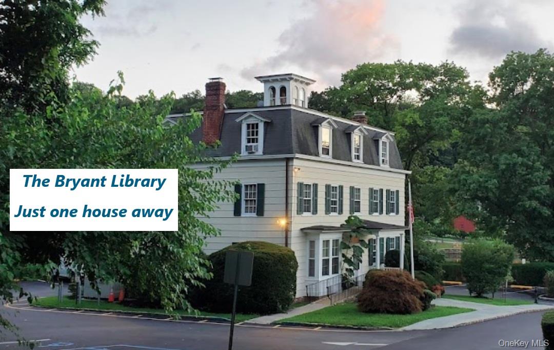 90 E Broadway, Roslyn, NY 11576