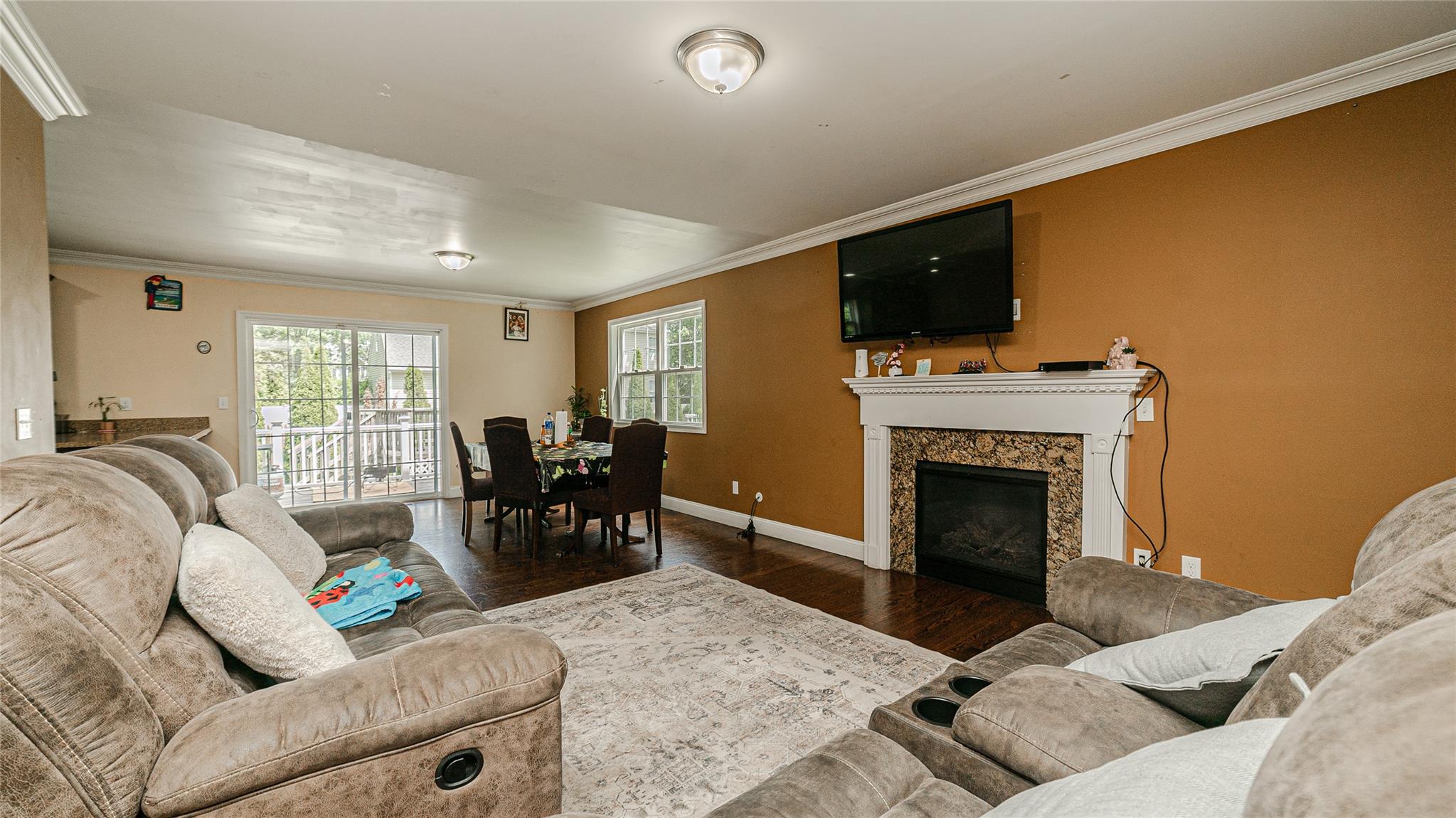 5 Ormond Place, Mastic, NY 11950