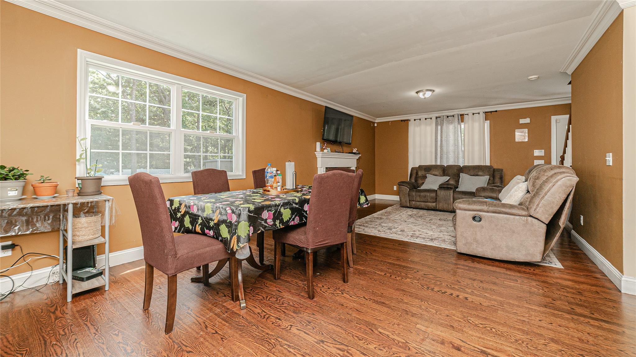 5 Ormond Place, Mastic, NY 11950