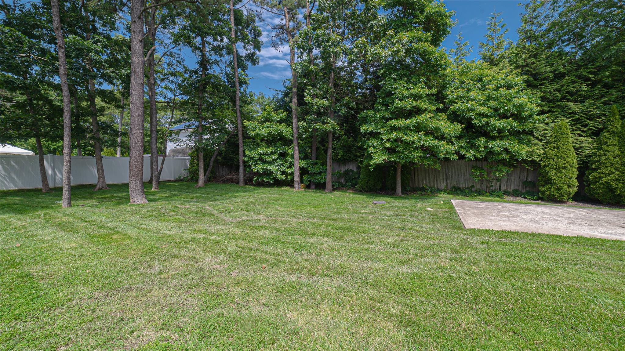 5 Ormond Place, Mastic, NY 11950