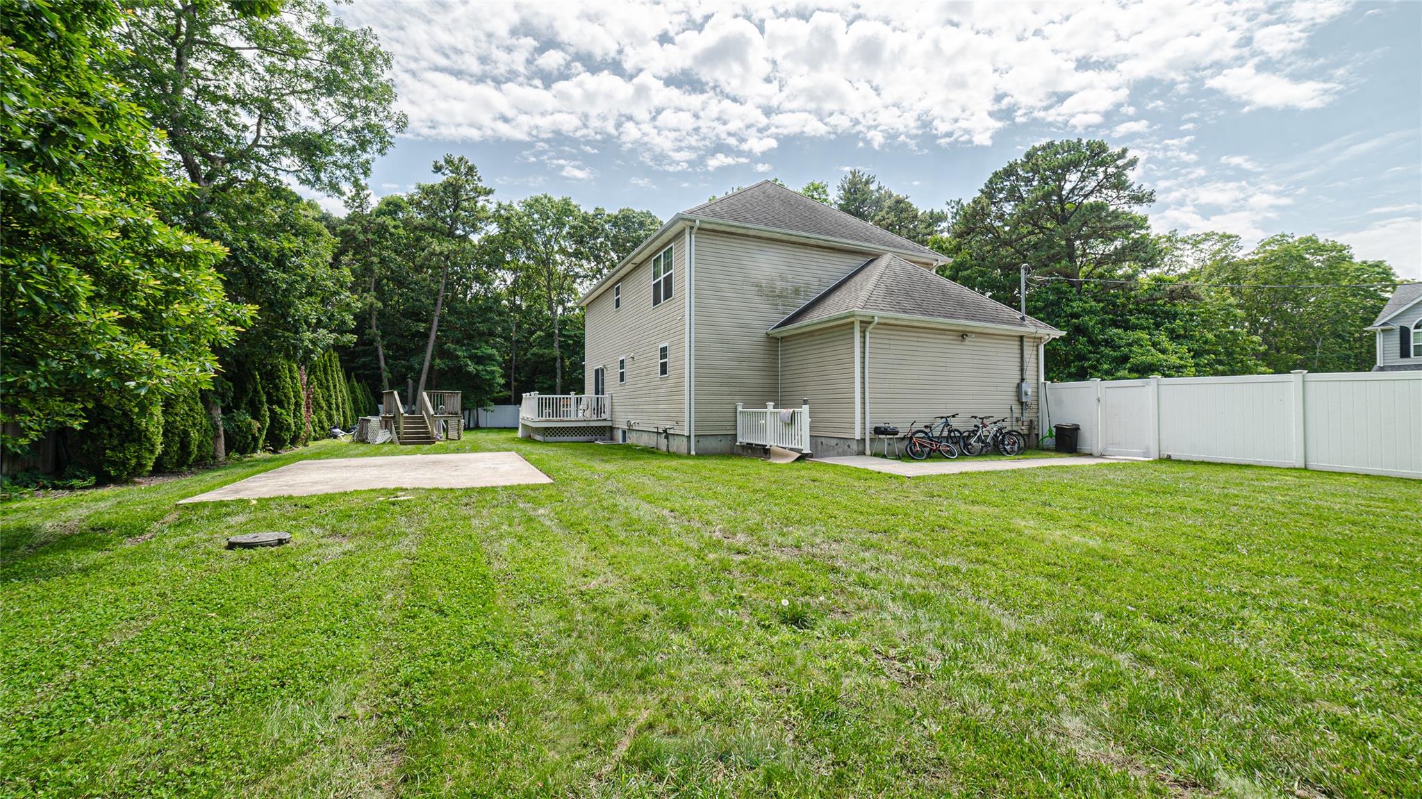 5 Ormond Place, Mastic, NY 11950