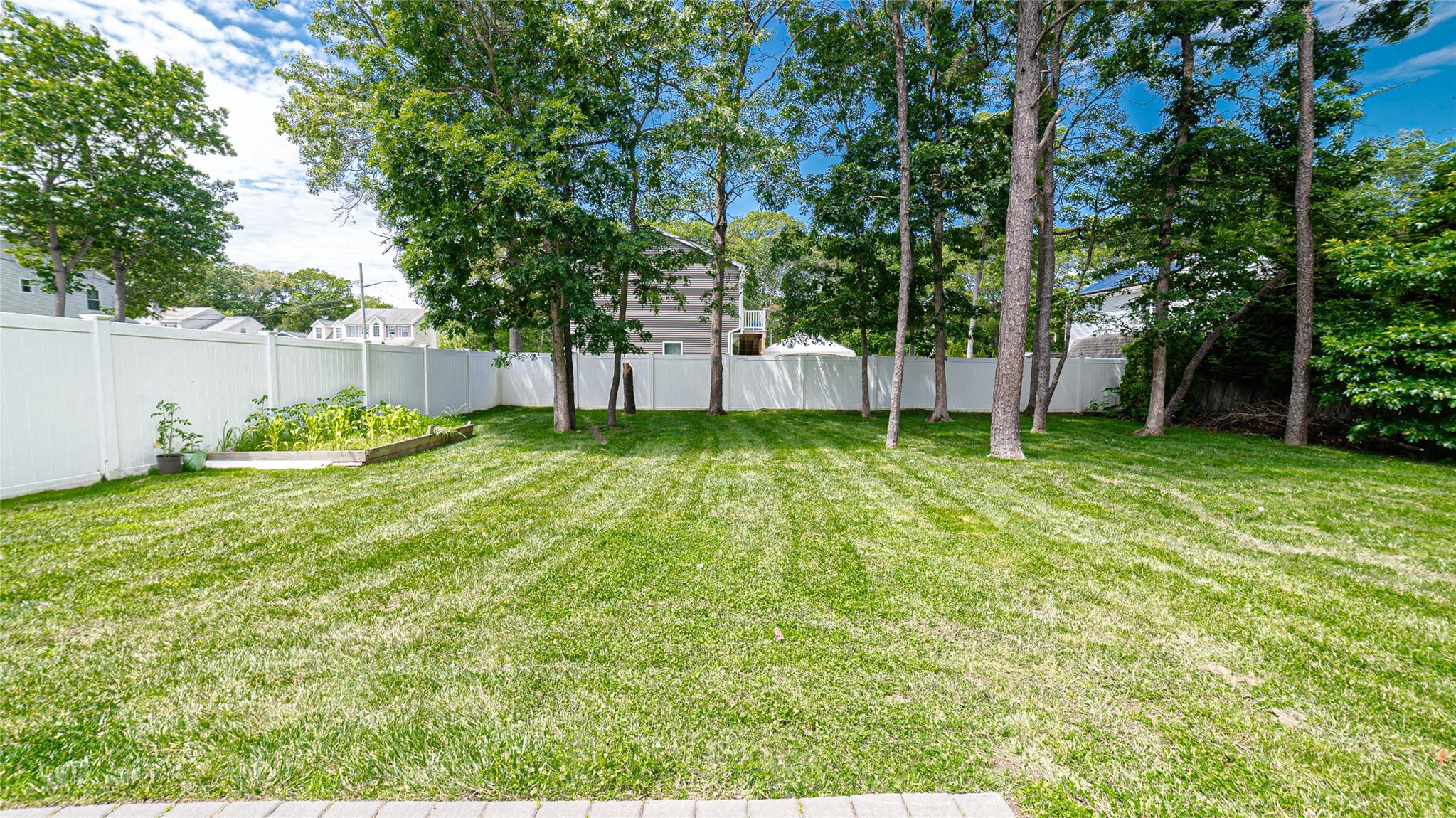 5 Ormond Place, Mastic, NY 11950