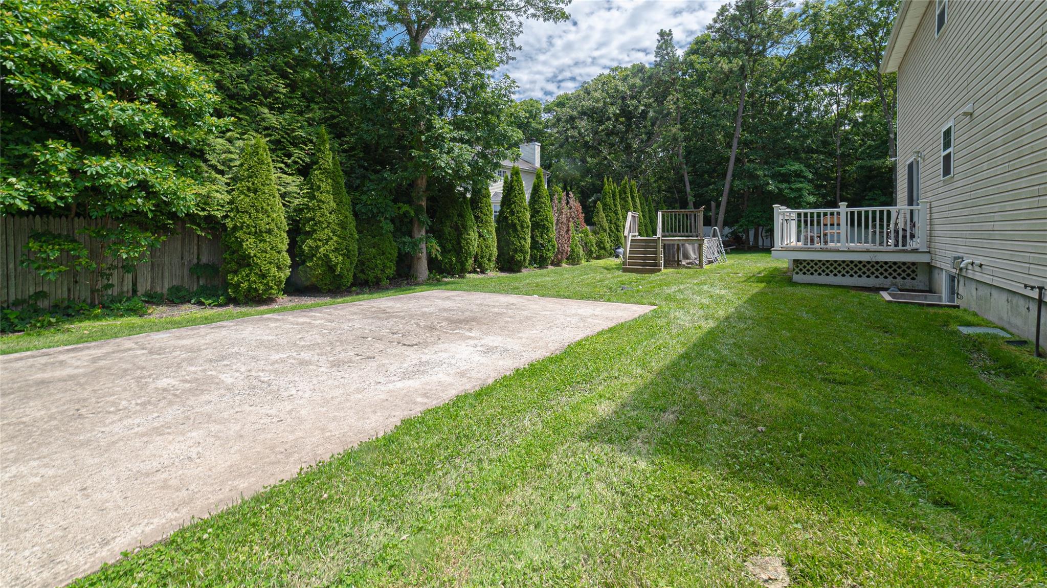 5 Ormond Place, Mastic, NY 11950