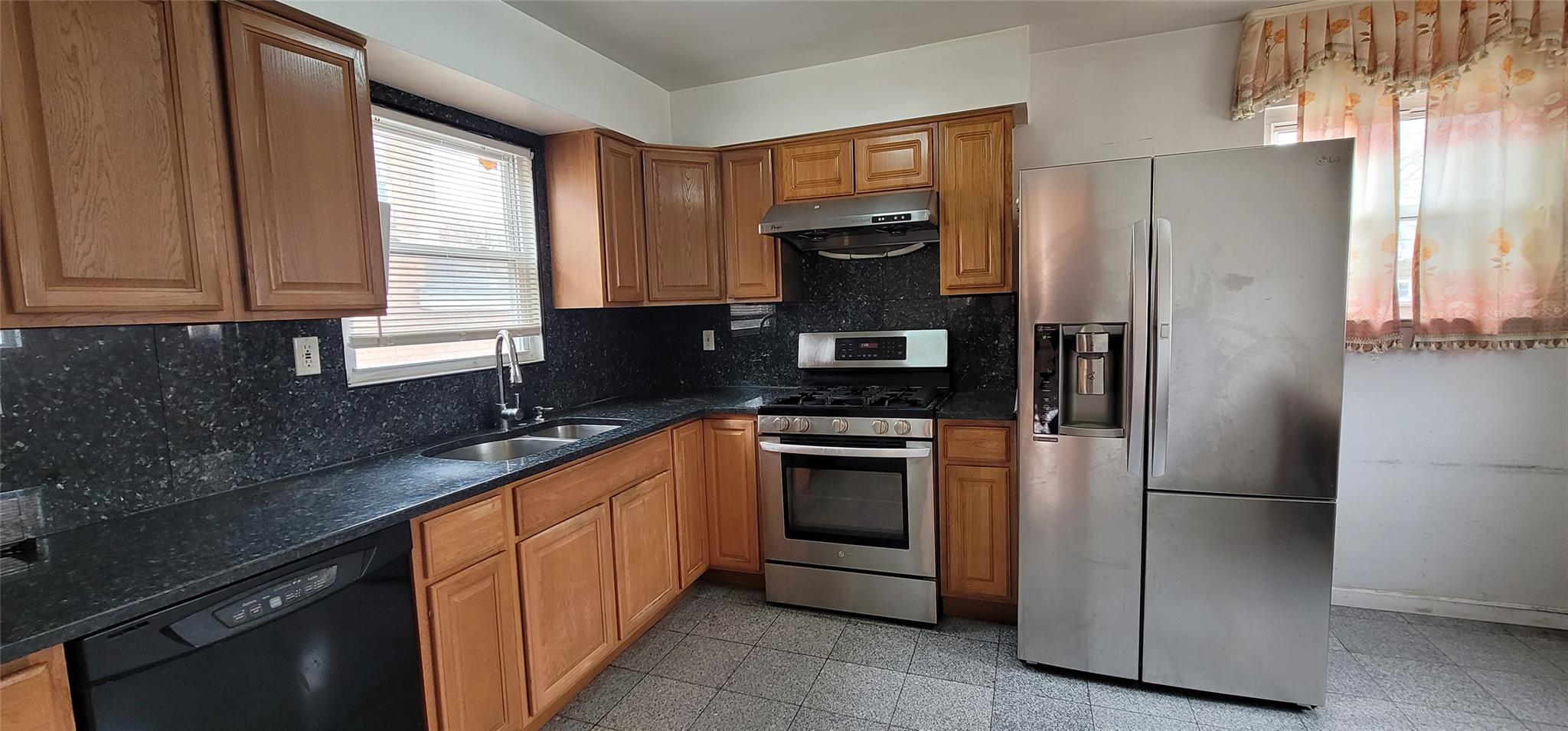 724 125th Street, College Point, NY 11356