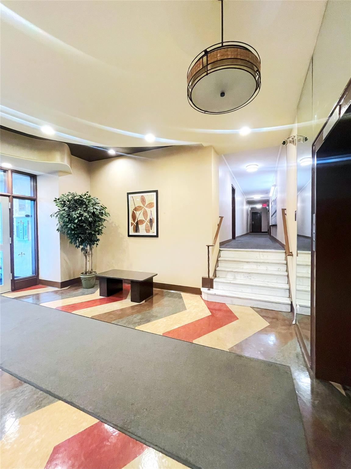 84-31 Van Wyck Expressway # 5F, Briarwood, NY 11435