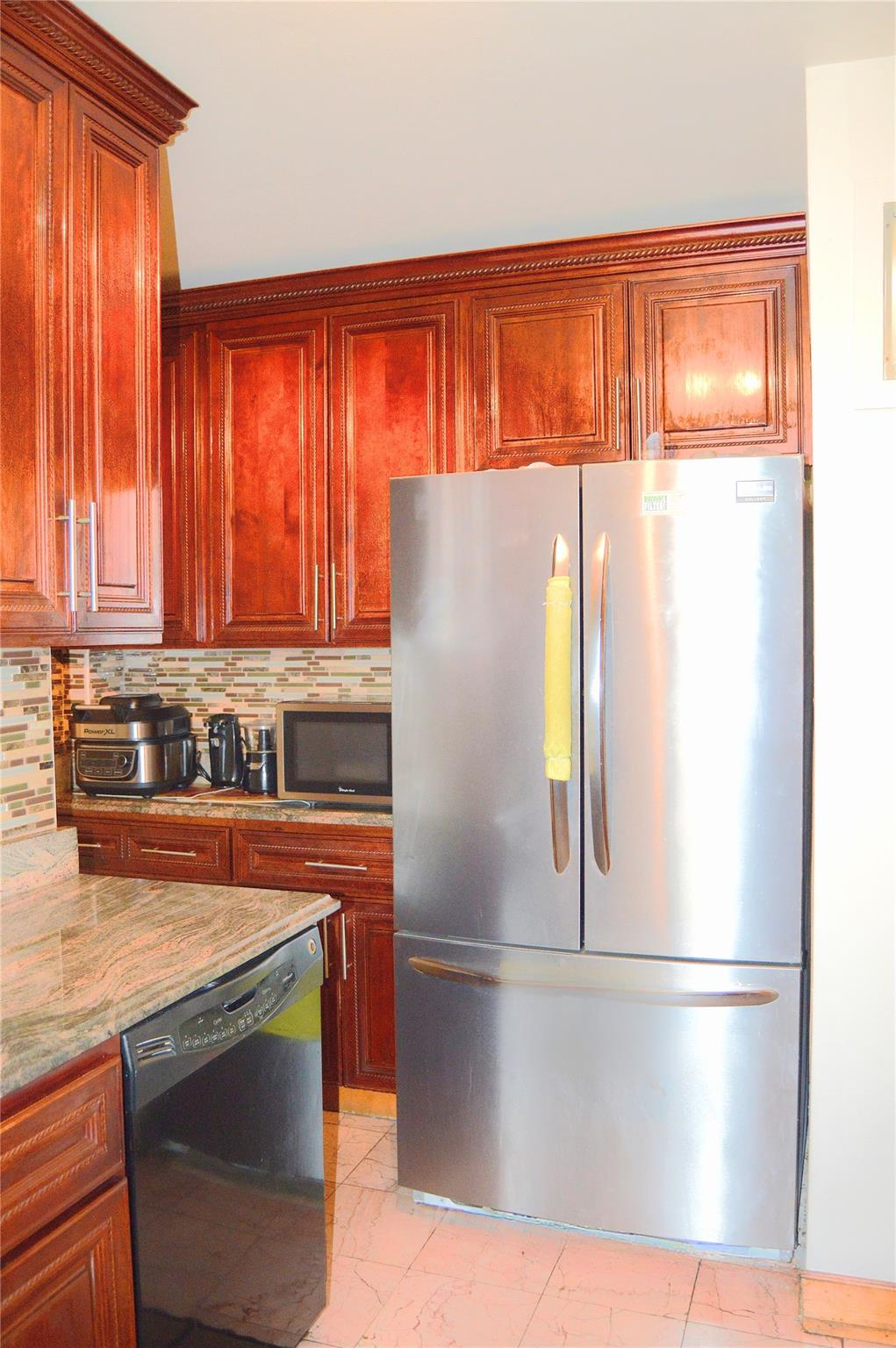 84-31 Van Wyck Expressway # 5F, Briarwood, NY 11435