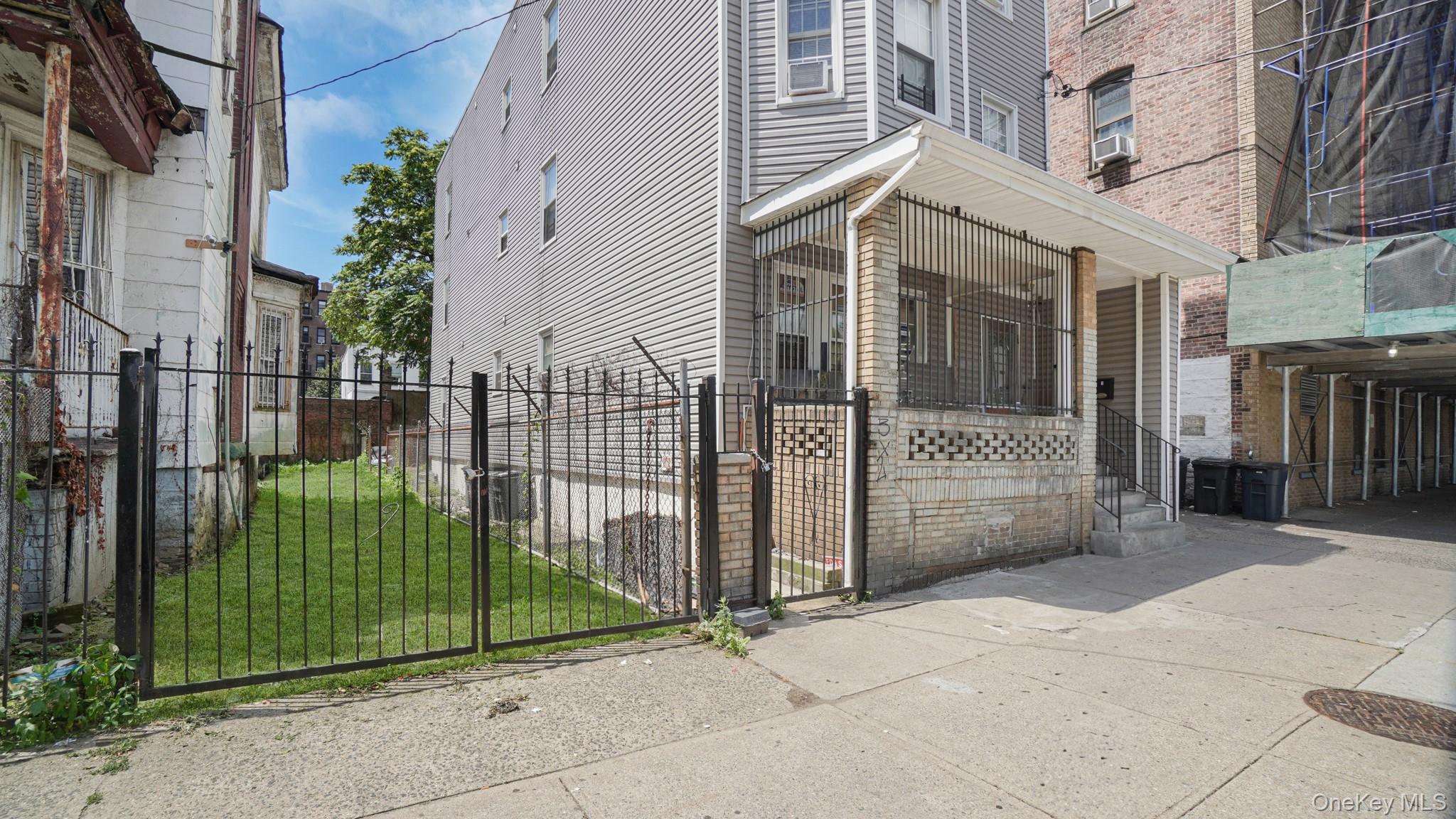 32 North Street, Bronx, NY 10468