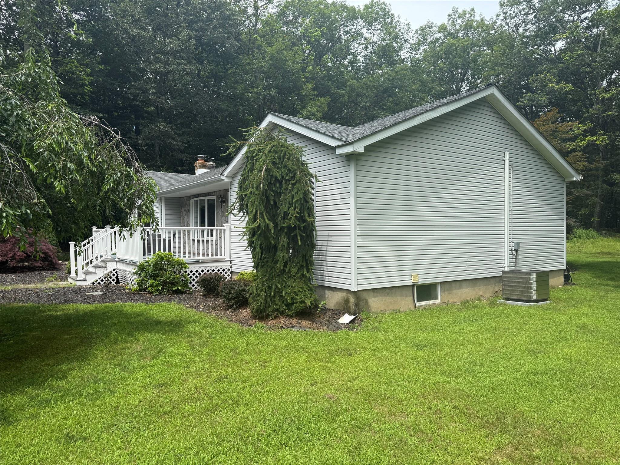 44 Pantelop Road, Bloomingburg, NY 12721