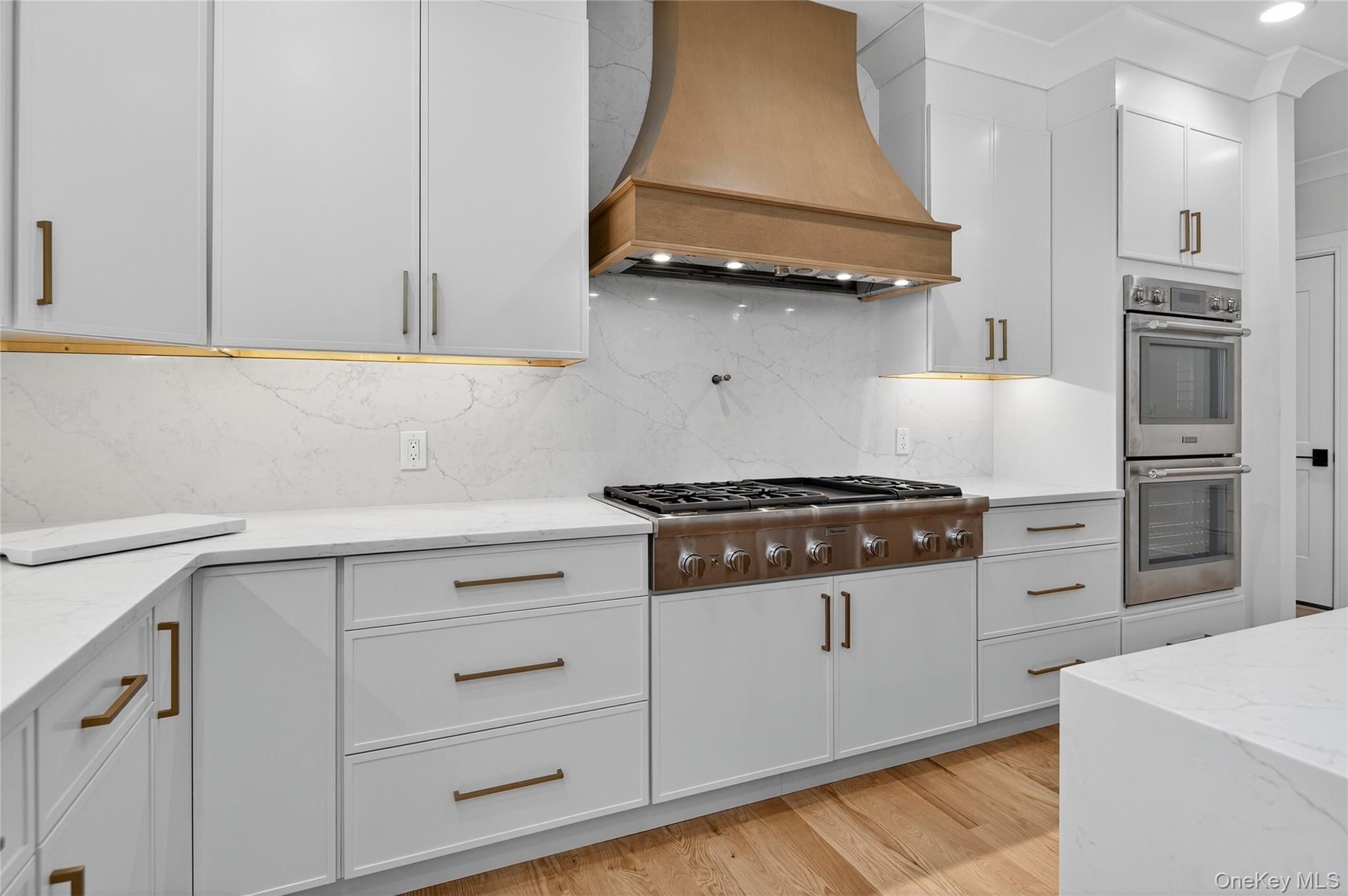 12 School House Lane, Syosset, NY 11791