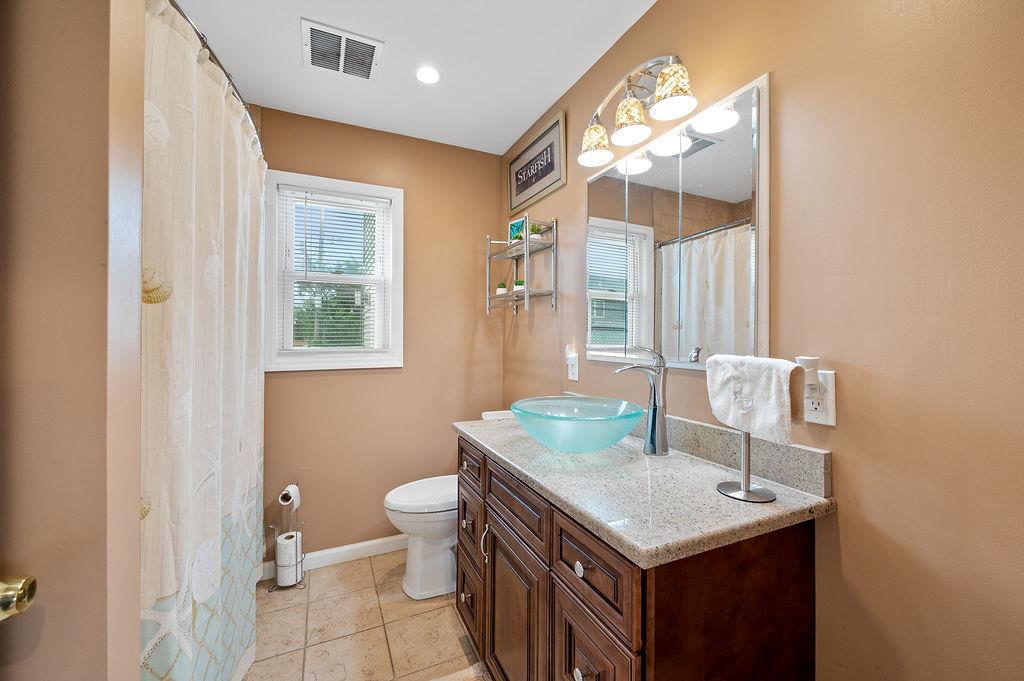 10 Airway Drive, Bellmore, NY 11710