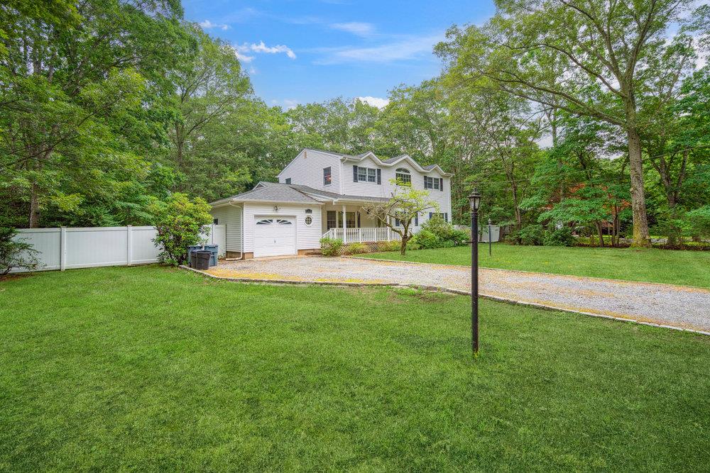 163 Miller Place Road, Miller Place, NY 11764