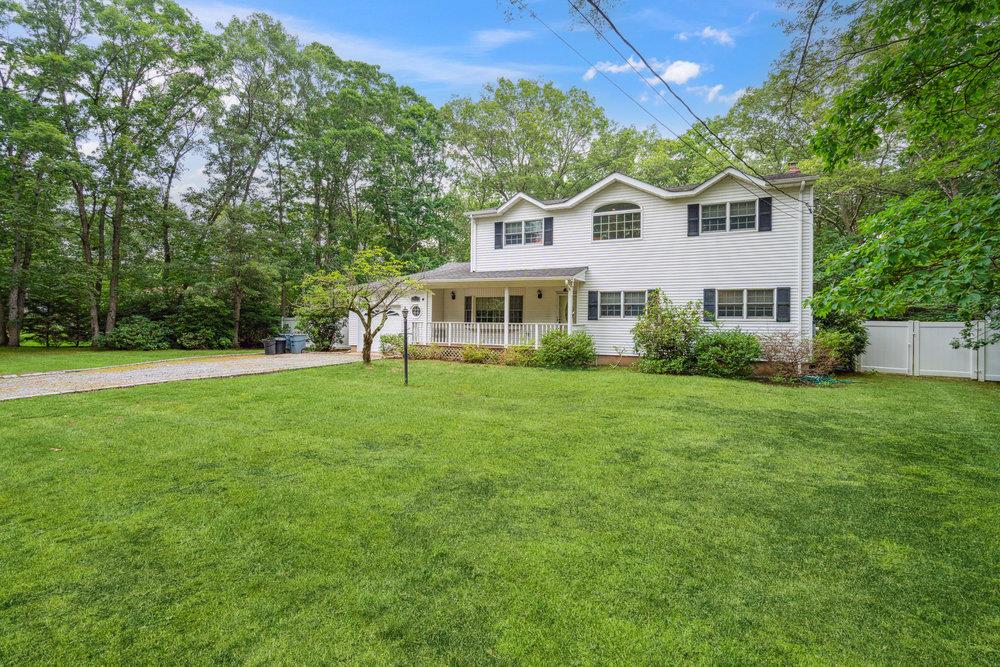 163 Miller Place Road, Miller Place, NY 11764