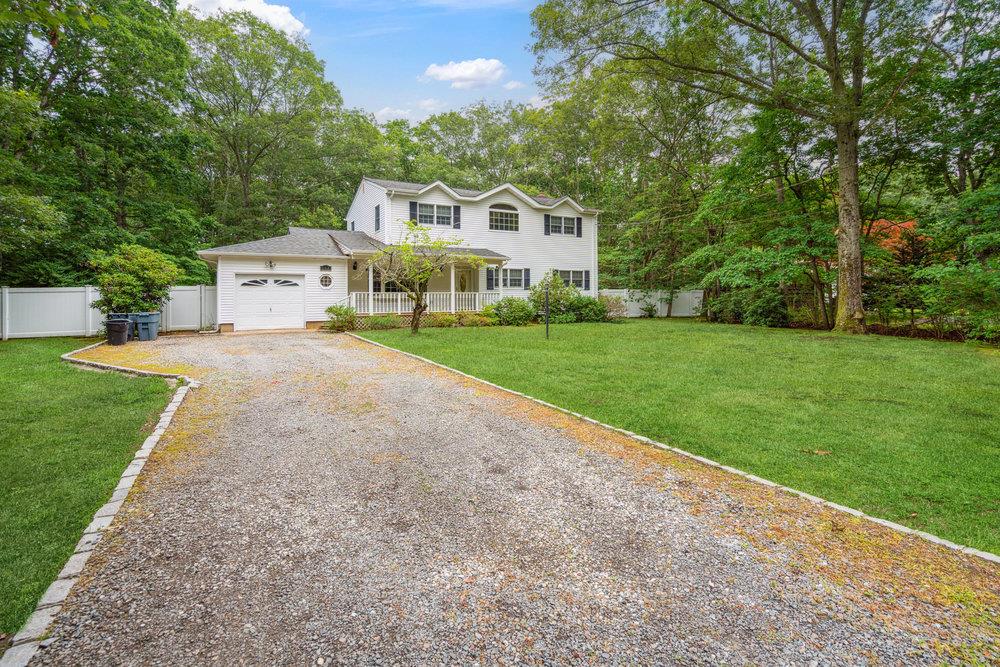 163 Miller Place Road, Miller Place, NY 11764