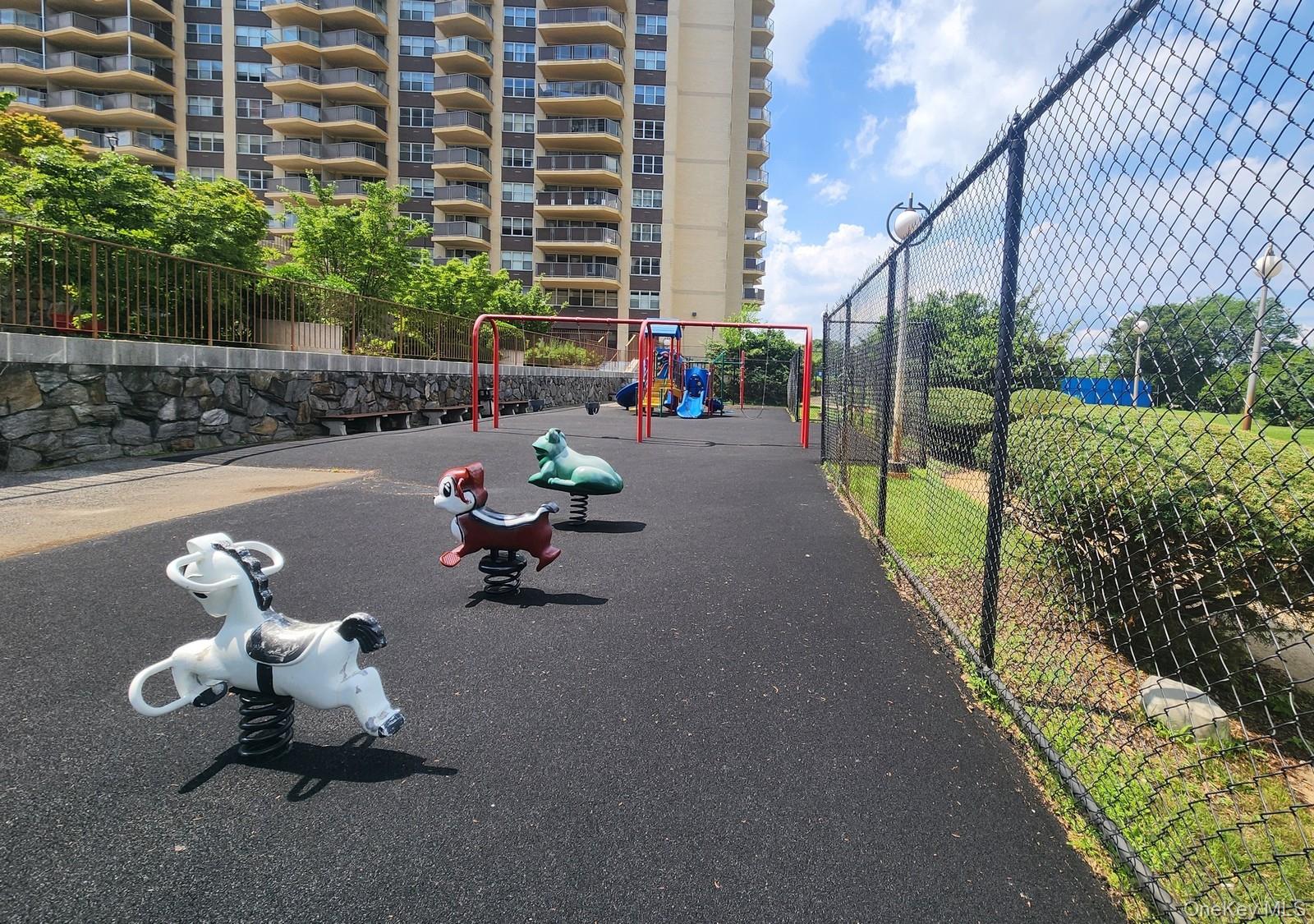 18-15 215th Street # 9J, Bayside, NY 11360