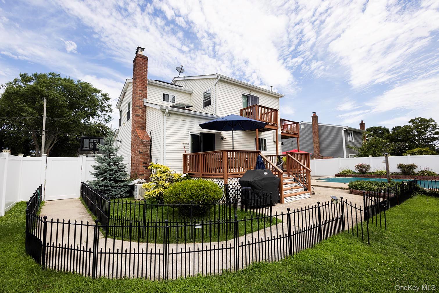 42 Adobe Drive, Shirley, NY 11967