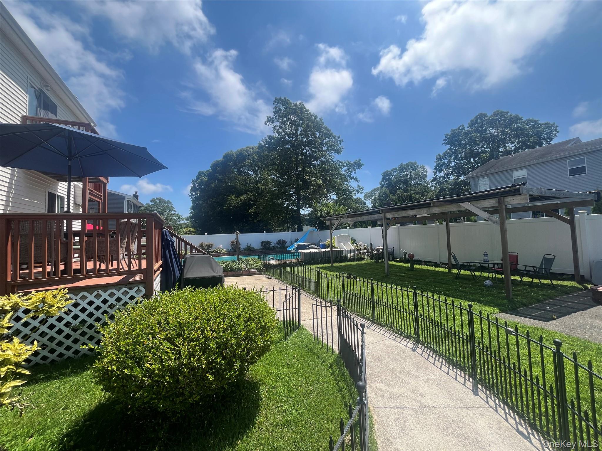 42 Adobe Drive, Shirley, NY 11967